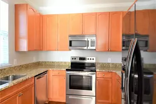 285 Davidson Gateway Dr, Davidson, NC 28036 - Photo 5