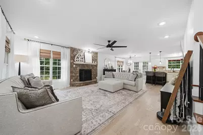 909 36th Avenue NW, Hickory, NC 28601 - Photo 9