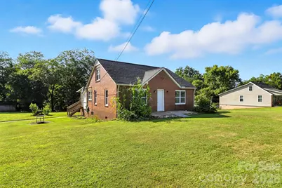 3544 6th Street Drive NW, Hickory, NC 28601 - Photo 1