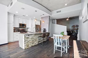 210 N Church St, Charlotte, NC 28202 - Photo 9