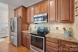 1890 Waterbury Ct, Hickory, NC 28602 - Photo 11