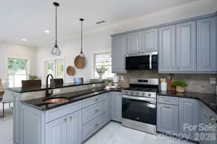 1617 Brook Rd, Charlotte, NC 28205 - Photo 21