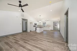 2017 Bailey Dr, Hickory, NC 28601 - Photo 5