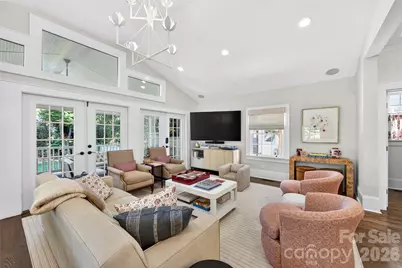 2127 Crescent Avenue, Charlotte, NC 28207 - Photo 23