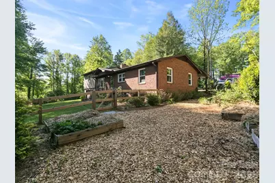 97 Columbia Circle, Hendersonville, NC 28792 - Photo 3