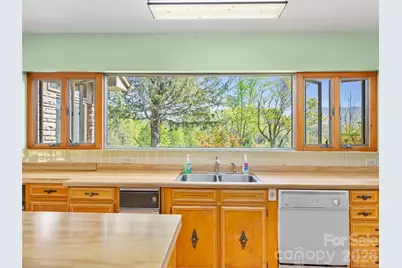 110 Crest View Road, Burnsville, NC 28714 - Photo 13