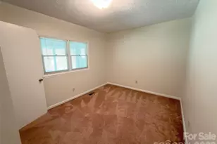 22 McMinn Rd, Hendersonville, NC 28792 - Photo 17