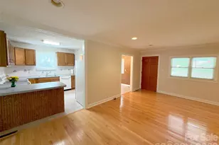 22 McMinn Rd, Hendersonville, NC 28792 - Photo 9