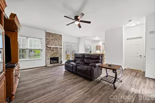 13020 Shannon Park Ln, Charlotte, NC 28273 - Photo 5