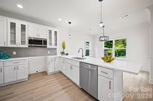 1701 Byrum St, Charlotte, NC 28216 - Photo 3