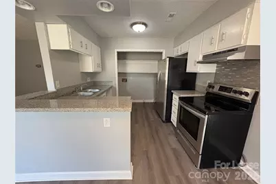 3600 Cobbleridge Drive, Charlotte, NC 28215 - Photo 3
