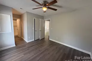 3600 Cobbleridge Dr, Charlotte, NC 28215 - Photo 7