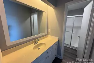 3600 Cobbleridge Dr, Charlotte, NC 28215 - Photo 9