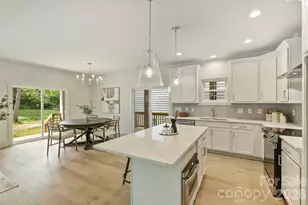 201 Coxe Ave, Charlotte, NC 28208 - Photo 9
