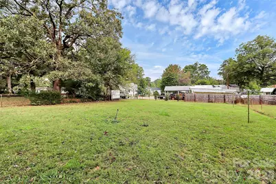 5726 Oak Drive, Charlotte, NC 28216 - Photo 27