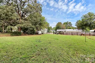 5726 Oak Dr, Charlotte, NC 28216 - Photo 27