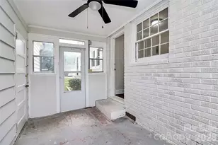 5726 Oak Dr, Charlotte, NC 28216 - Photo 13