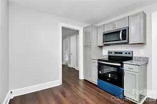 5726 Oak Dr, Charlotte, NC 28216 - Photo 9