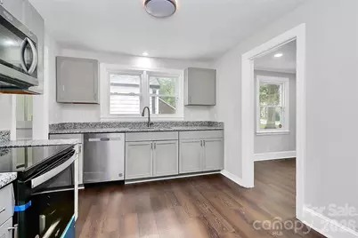 5726 Oak Drive, Charlotte, NC 28216 - Photo 7