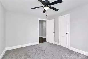 5726 Oak Dr, Charlotte, NC 28216 - Photo 15