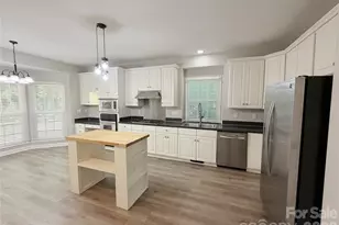6000 Hunter Ln, Matthews, NC 28104 - Photo 9