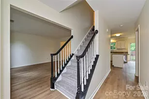 9820 Aaronda Ct, Charlotte, NC 28213 - Photo 3