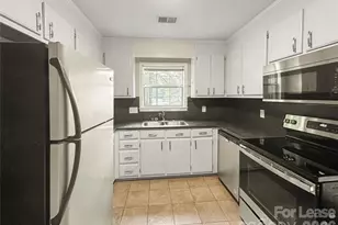 5933 Ruth Dr, Charlotte, NC 28215 - Photo 9