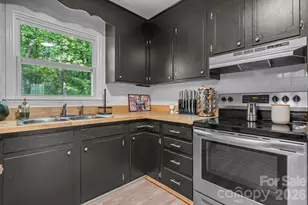 2120 40th Ave Ct NE, Hickory, NC 28601 - Photo 9