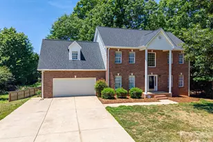 1535 20th Ave Pl NE, Hickory, NC 28601 - Photo 1