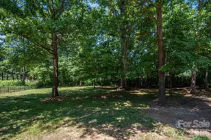 1535 20th Ave Pl NE, Hickory, NC 28601 - Photo 3