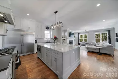 3015 Commonwealth Avenue, Charlotte, NC 28205 - Photo 3