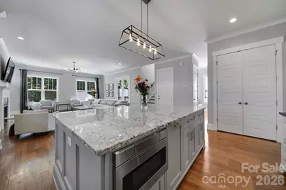 3015 Commonwealth Avenue, Charlotte, NC 28205 - Photo 5