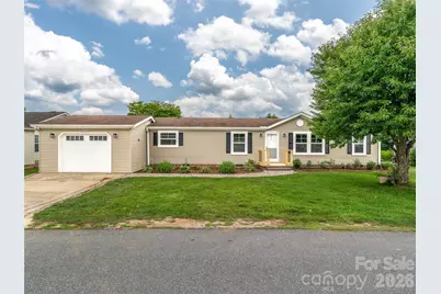 448 Riverwind Drive, Hendersonville, NC 28739 - Photo 3