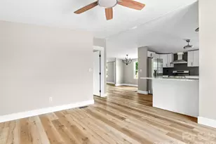 448 Riverwind Dr, Hendersonville, NC 28739 - Photo 5