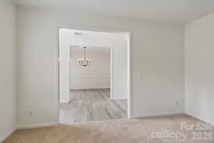 9621 Rothman Ln, Charlotte, NC 28215 - Photo 17