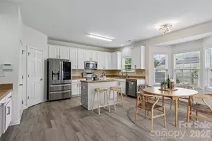 9621 Rothman Ln, Charlotte, NC 28215 - Photo 11