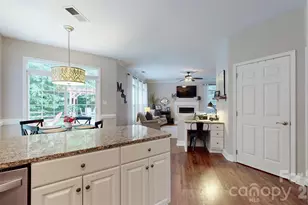 12301 Silveroak Ln, Charlotte, NC 28277 - Photo 25