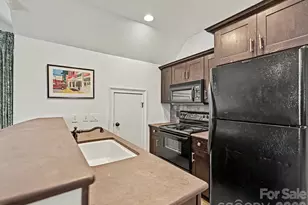 1948 Maryland Ave, Charlotte, NC 28209 - Photo 43