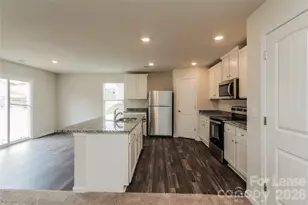 376 Kenyon Dr, Kings Mountain, NC 28086 - Photo 5