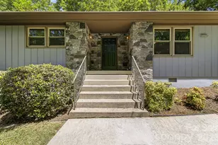 106 Muirfield Ct, Hendersonville, NC 28791 - Photo 3