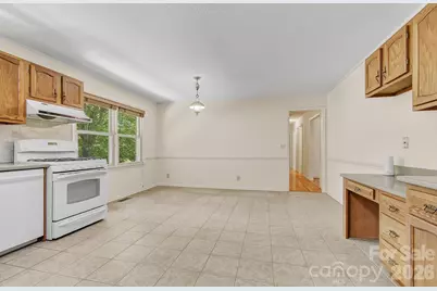 106 Muirfield Court, Hendersonville, NC 28791 - Photo 7
