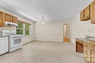 106 Muirfield Ct, Hendersonville, NC 28791 - Photo 7