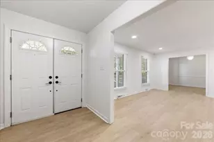 1840 Stoneyridge Dr, Charlotte, NC 28214 - Photo 3