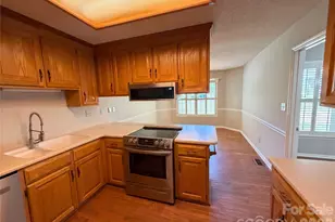 8400 Chestnut Oak Ct, Harrisburg, NC 28075 - Photo 7