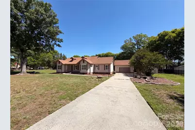 8400 Chestnut Oak Court, Harrisburg, NC 28075 - Photo 1