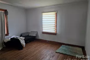 1127 N Mountain St, Blacksburg, SC 29702 - Photo 15