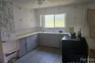 1127 N Mountain St, Blacksburg, SC 29702 - Photo 37