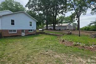 1127 N Mountain St, Blacksburg, SC 29702 - Photo 7