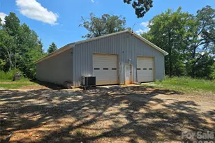 1127 N Mountain St, Blacksburg, SC 29702 - Photo 3
