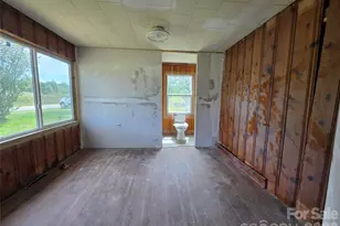 1127 N Mountain St, Blacksburg, SC 29702 - Photo 25